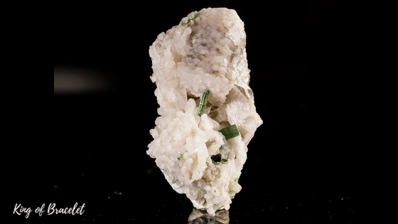 Tourmaline Blanche ou Achroïte - Vertus, Bienfaits et Propriétés